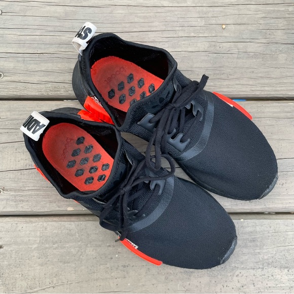 Adidas Boost Black Red NMD_R1 Sneakers size 6.5 - Picture 2 of 16